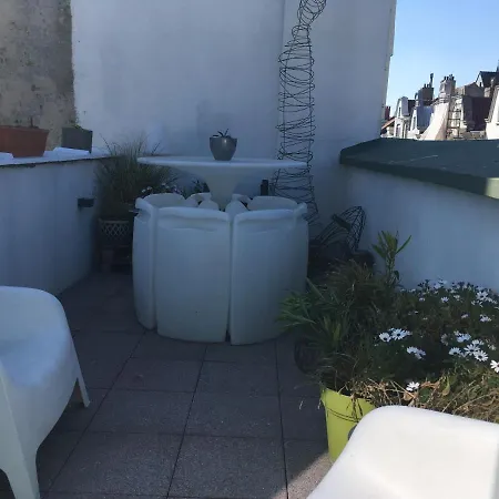 Top Floor Duplex Apt With Terrace P Free