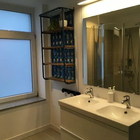 Top Floor Duplex Apt With Terrace P Free *